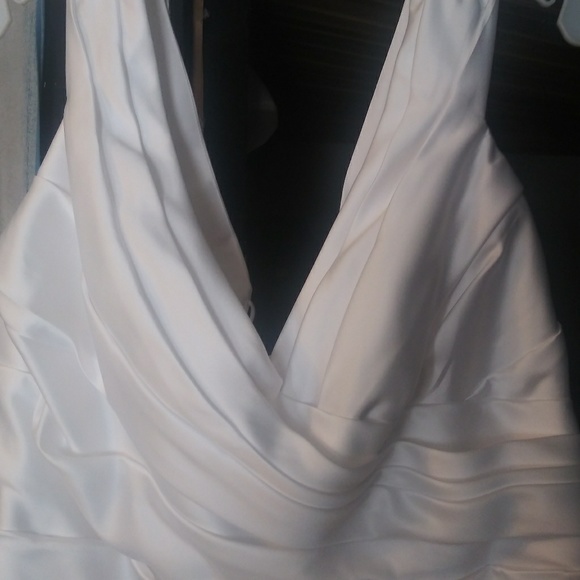 Size 22 wedding dress - Picture 2 of 7